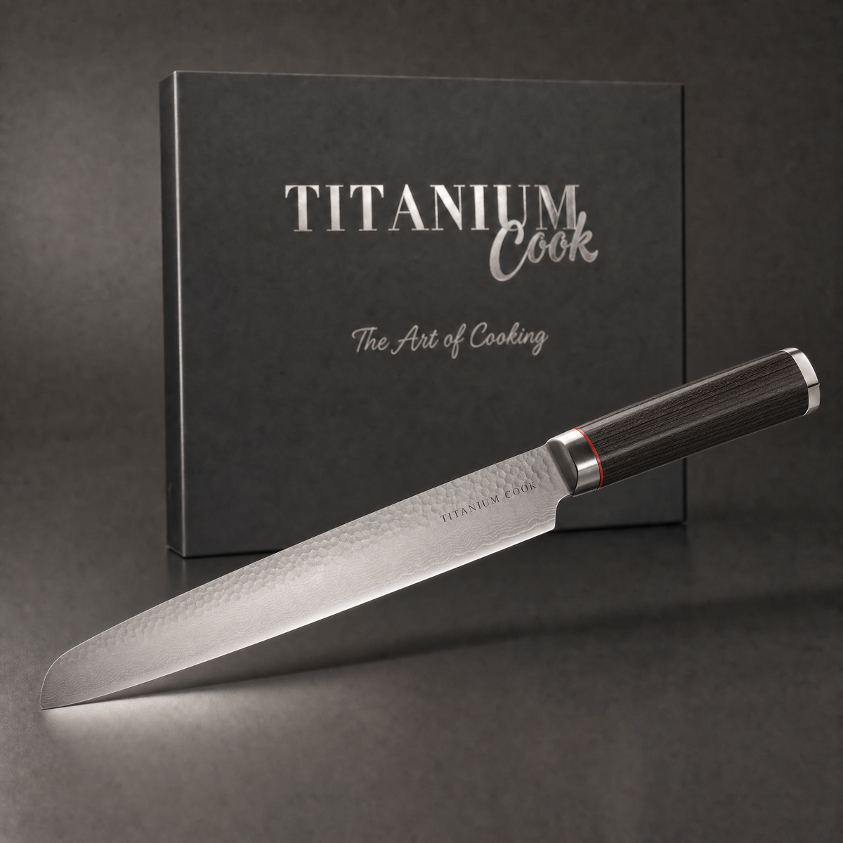Couteau à Trancher Nocturne, coffret TitaniumCook sur fond studio noir