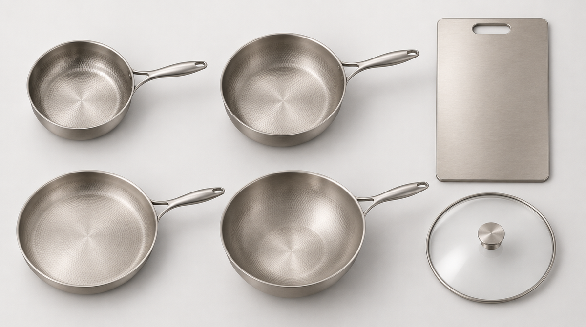 Ensemble Chef TitaniumCook : batterie 11 pièces en titane pur Grade 1, poêles creuses, poêle plate, wok et planche à découper